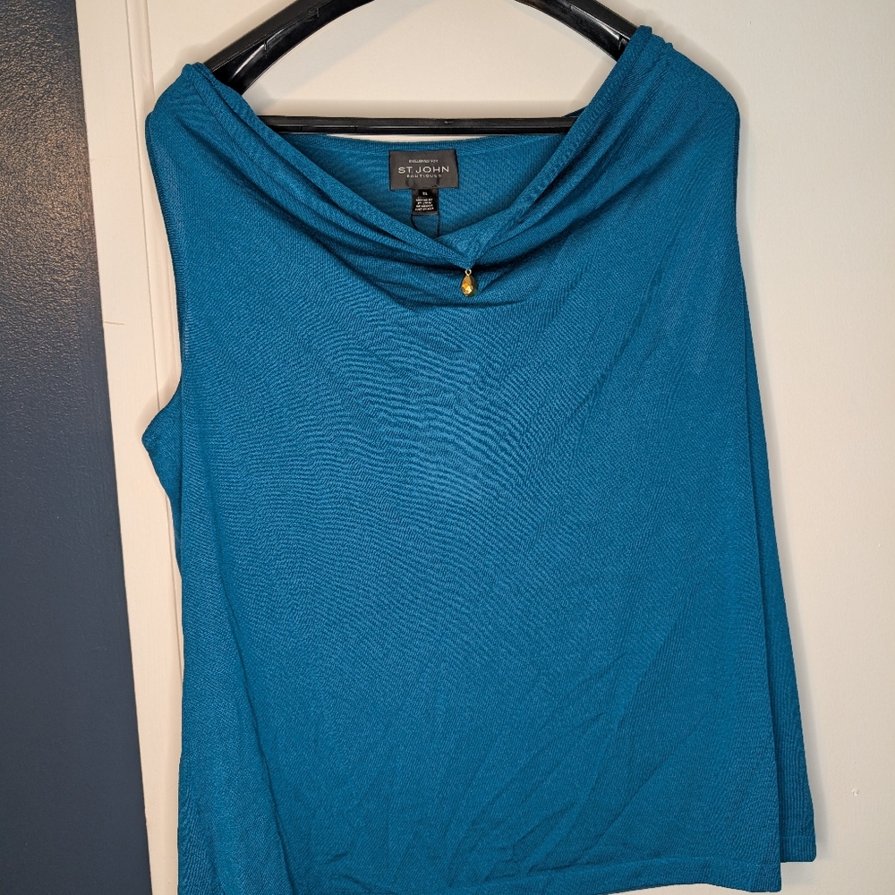St. John sleeveless shirt XL